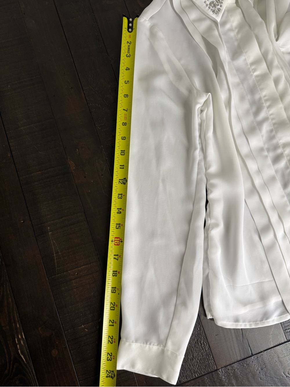 Jennifer Lopez White Pleated Blouse with Embellished Collar - Picture 5 of 8